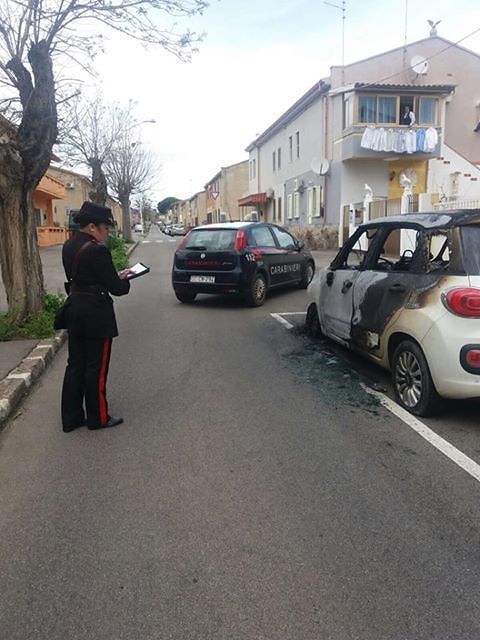 Carbonia, scoperti dai carabinieri gli autori dei danneggiamenti alle auto
