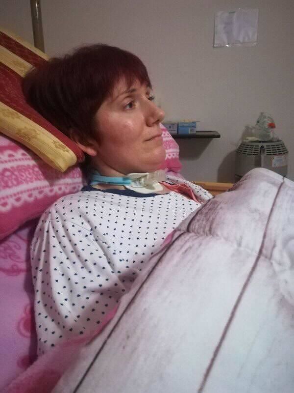 Giusy di Sestu, calvario tra sclerosi e burocrazia: “Bloccata a letto per colpa dell’Assl”