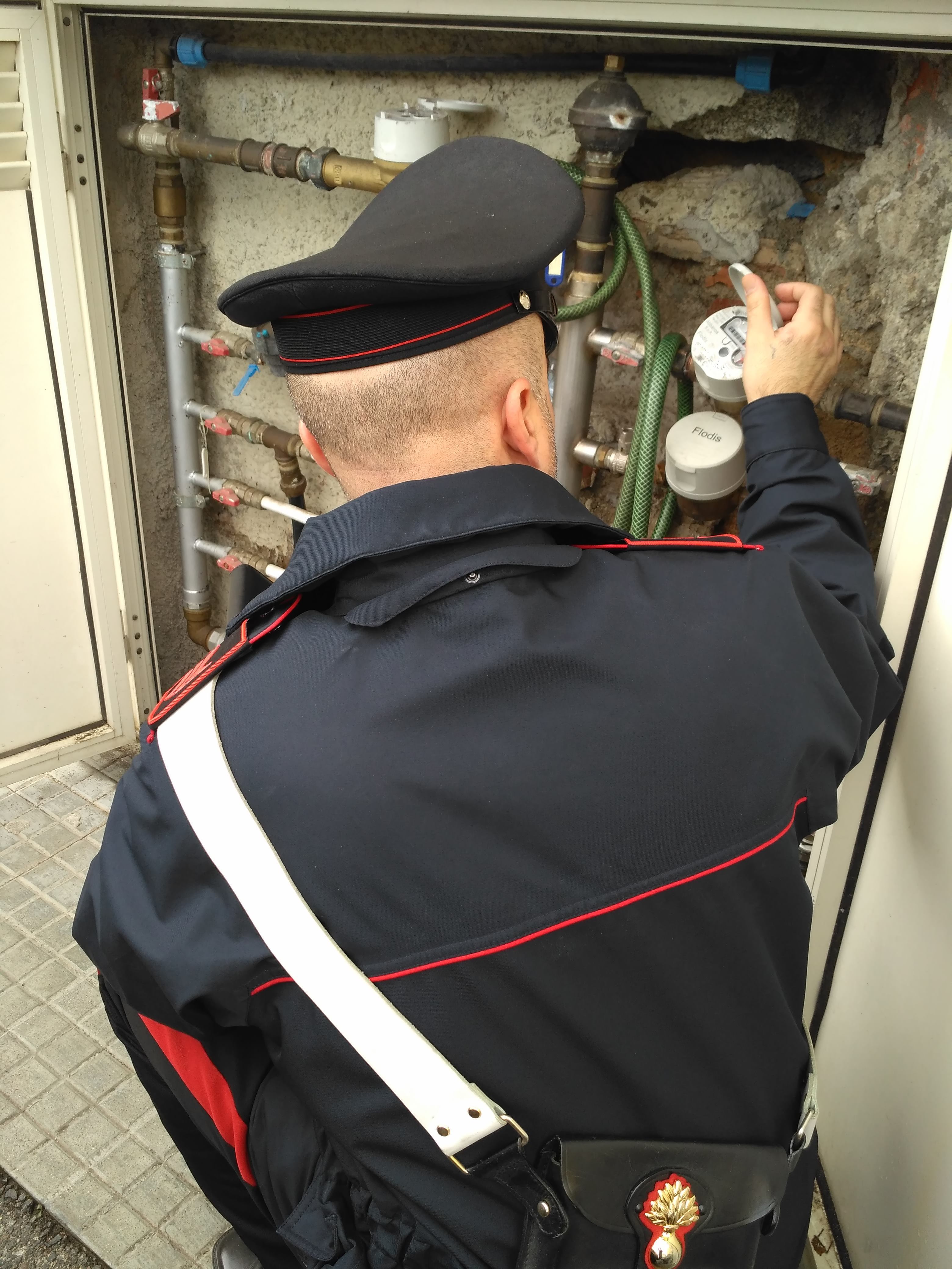 Un tubo abusivo per rubare l’acqua: nei guai un giovane a Jerzu