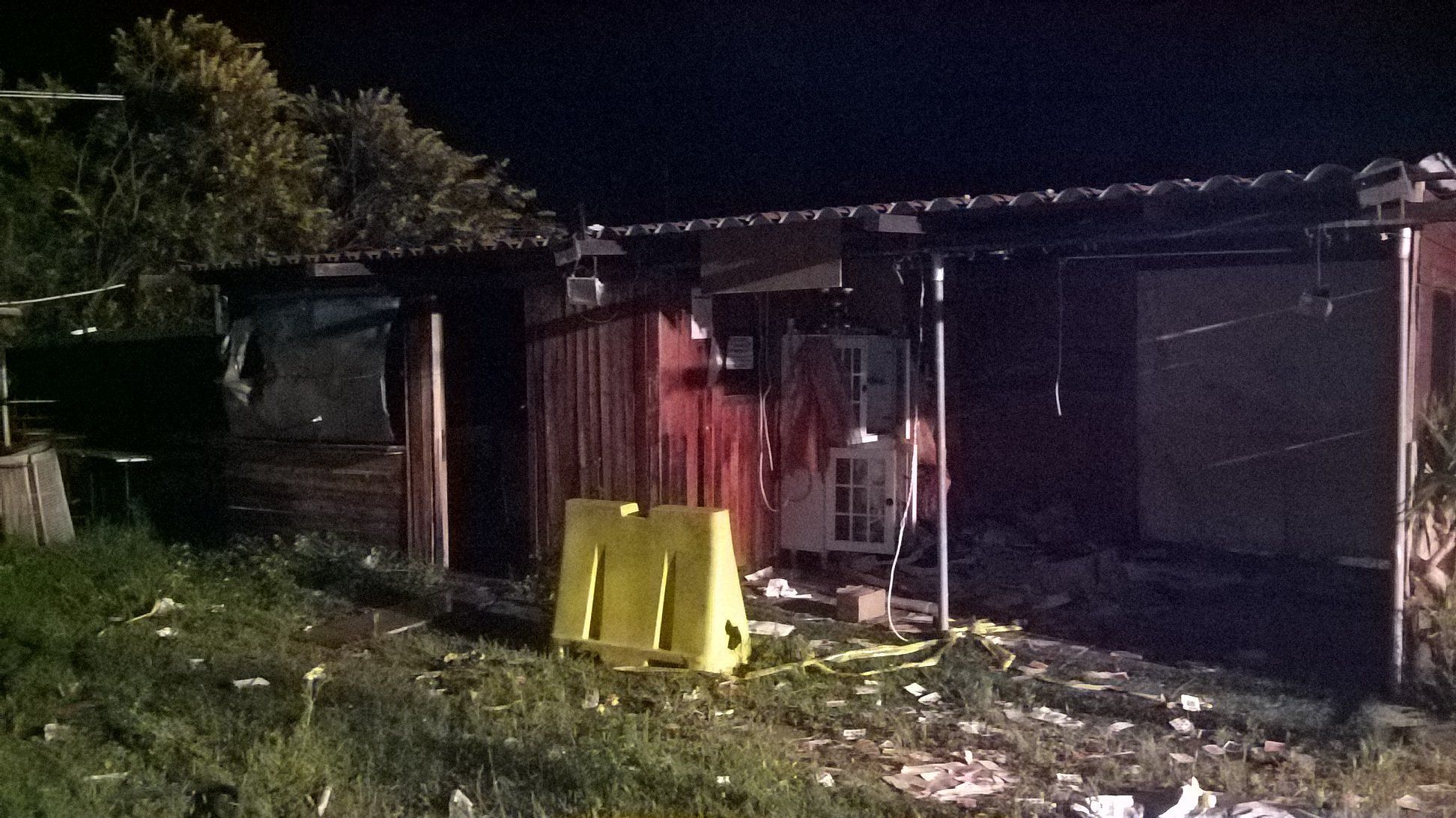 Quartu, attentato incendiario nella notte nel litorale: “Qui è terra di nessuno”