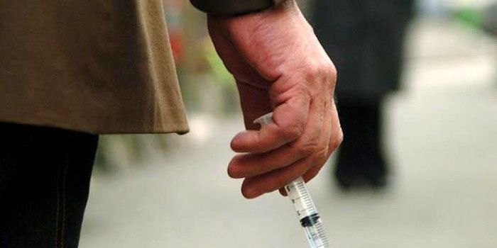 Rapina in un’erboristeria a Su Planu, titolare minacciata con una siringa