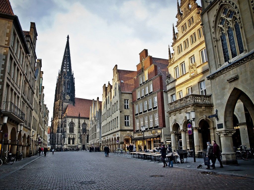 Germania, furgone piomba sulla folla: “Ci sono morti e feriti”