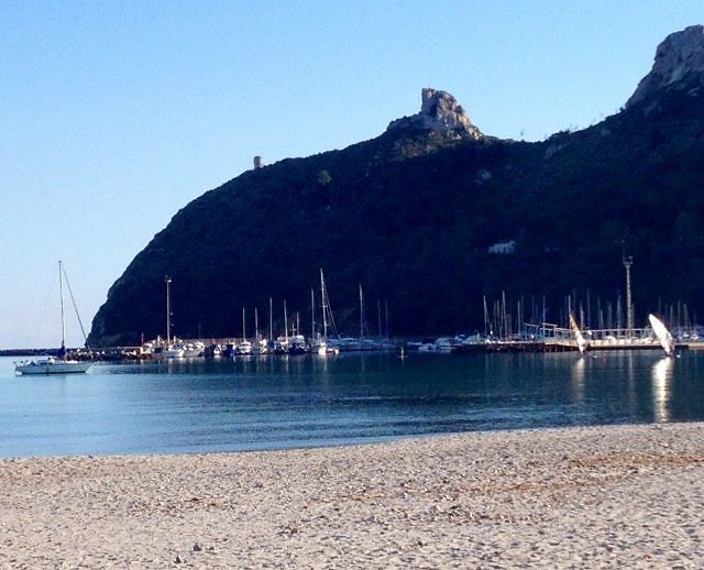 Cagliari, malore fatale a Marina Piccola: perde la vita un canoista