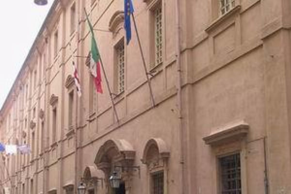 Cagliari, giallo al Rettorato: avvelenano l’acqua a un giornalista