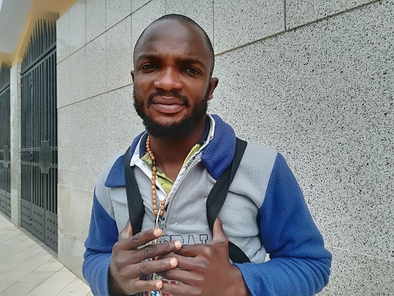 John, dalla Nigeria al sogno di Cagliari: “Voglio sposarmi e lavorare qui per sempre”