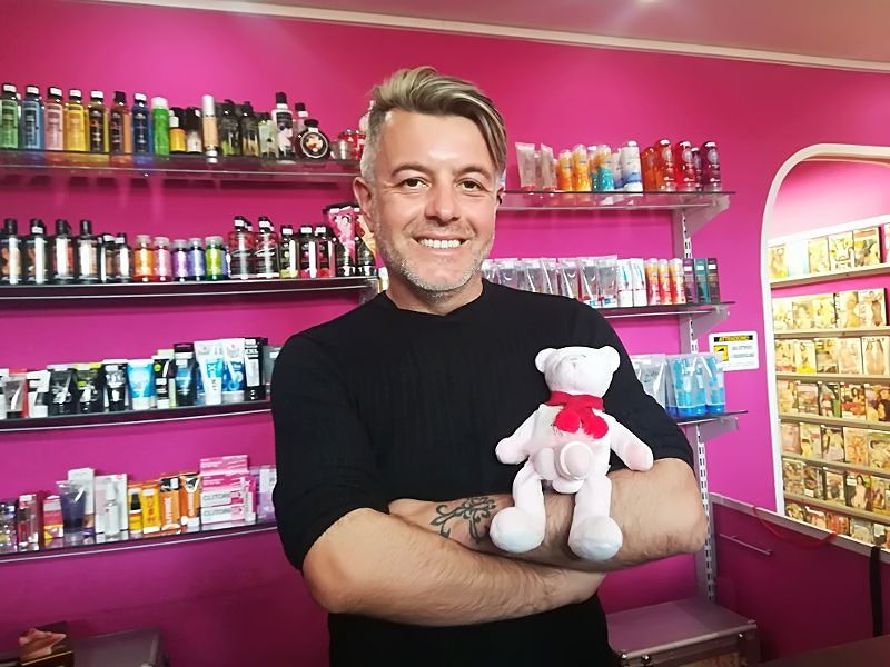 Cagliari, boom sex toys tra coppie 40enni: “Col bondage e sadomaso più intesa a letto”