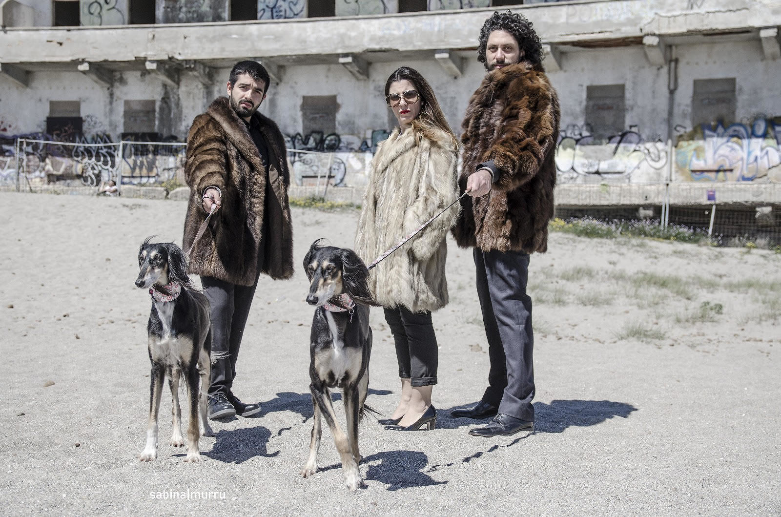 “Cinquanta Cani e modi per essere Felici”, spettacolo della Compagnia Batisfera