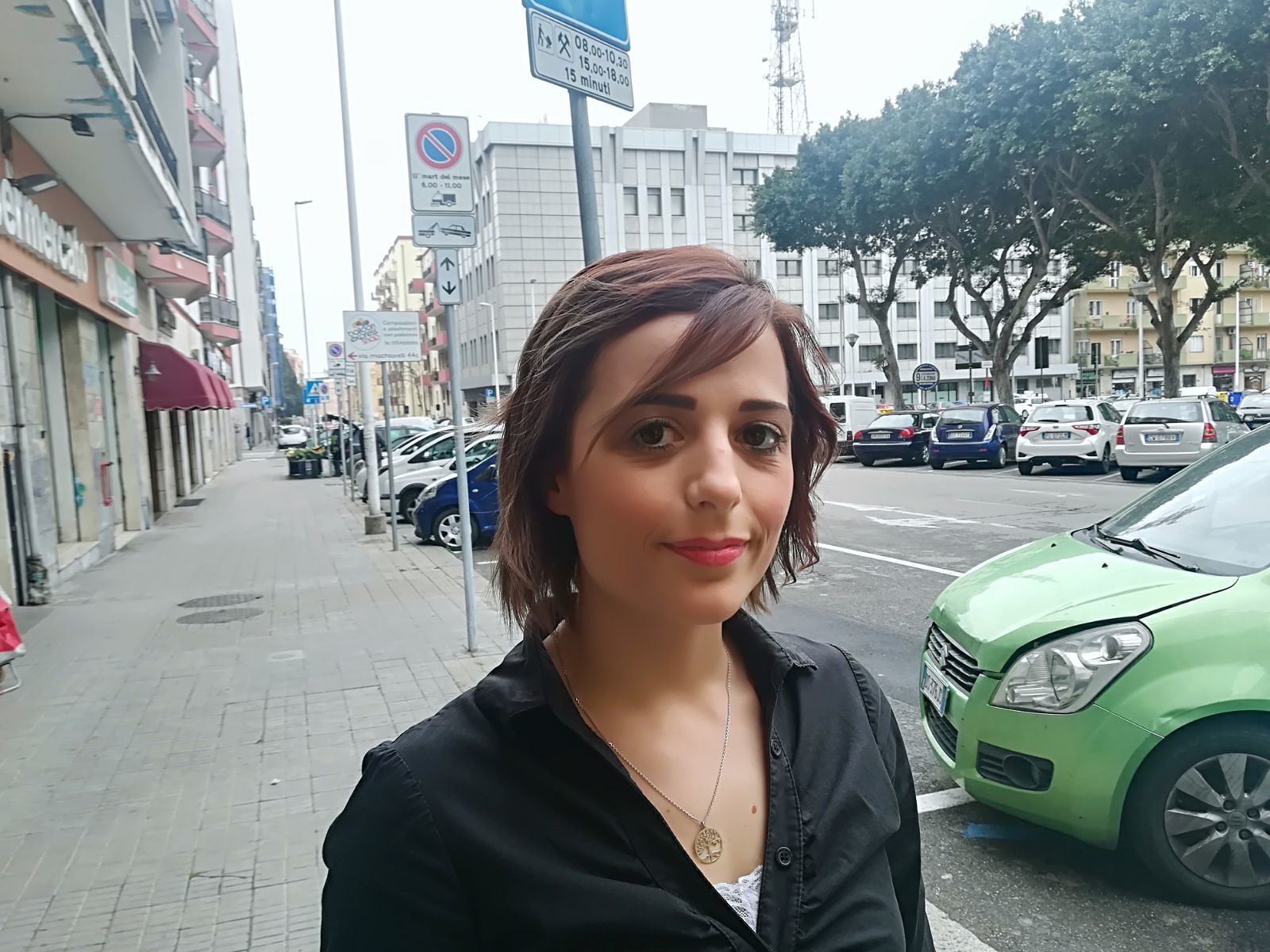 Cagliari, pulizia delle strade con beffa in piazza Giovanni: “Parcheggi vietati per 5 ore”