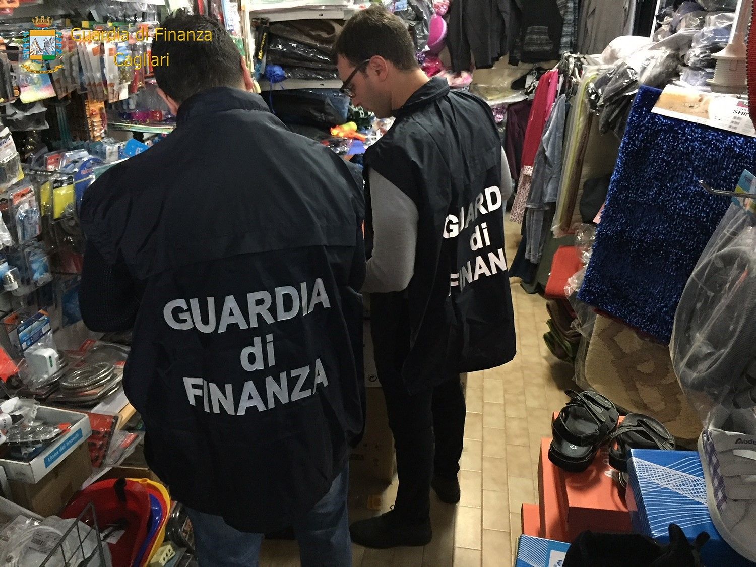 Controlli della Finanza a Sarroch e Pula: nei guai due attività commerciali