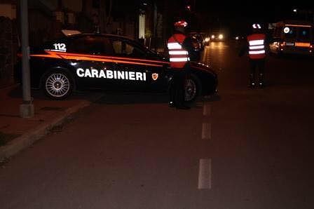 Travolge e uccide una donna sulla Ss196 ma non si ferma, poi si presenta in caserma