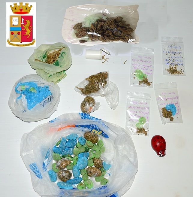 Sardegna, due pusher arrestati dalla polizia a Lanusei