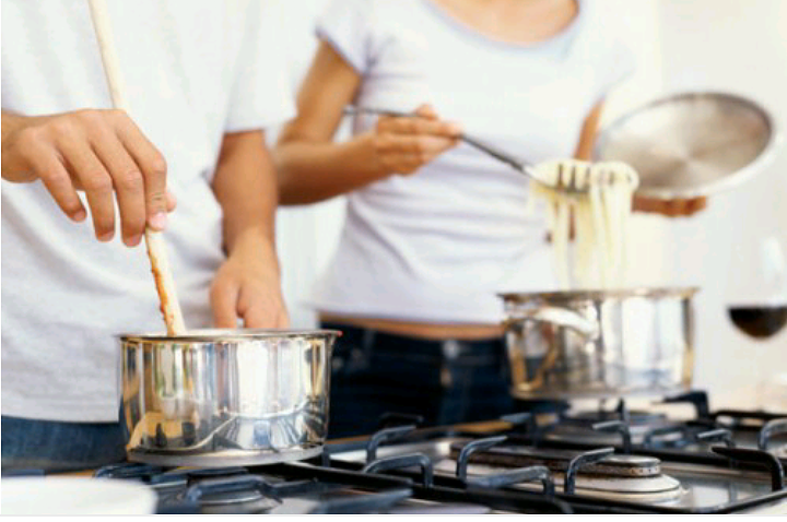 Gastrite, ecco come combatterla con la giusta alimentazione: i cibi che aiutano a guarire