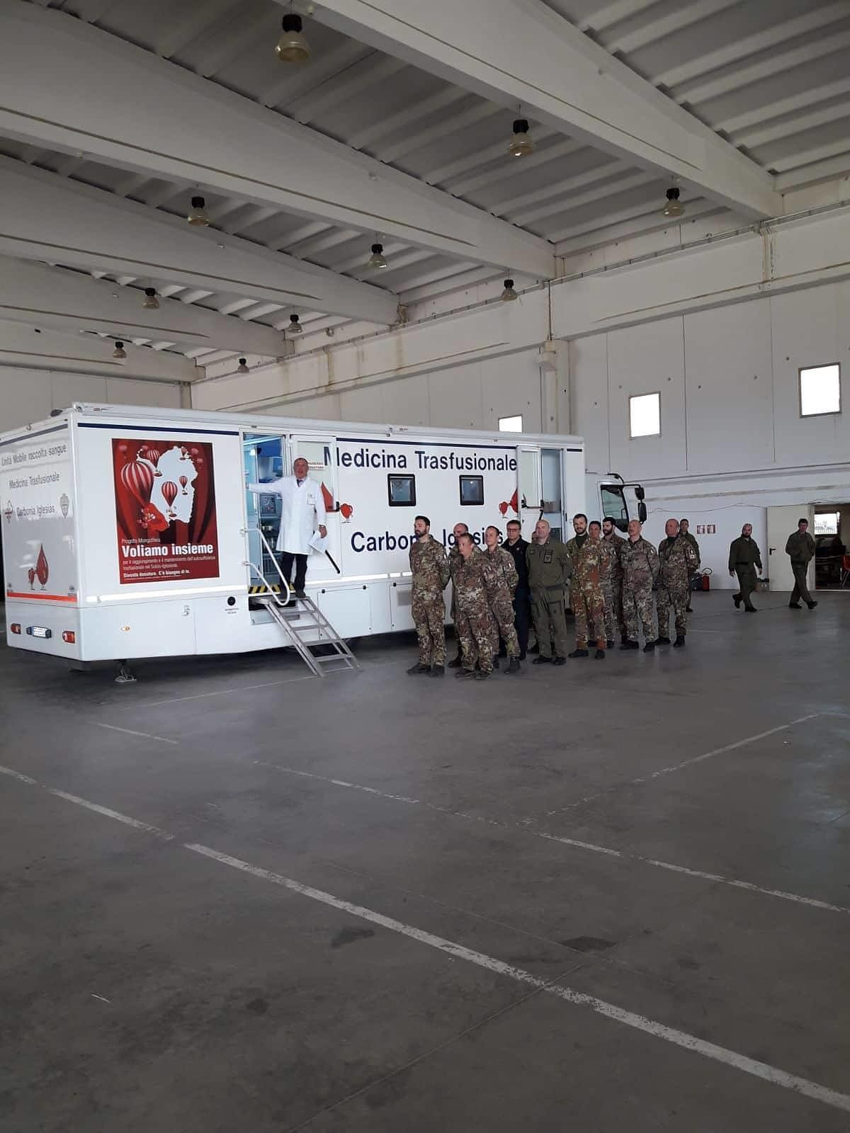 Teulada, alla base arriva l’autoemoteca: i militari donano il sangue
