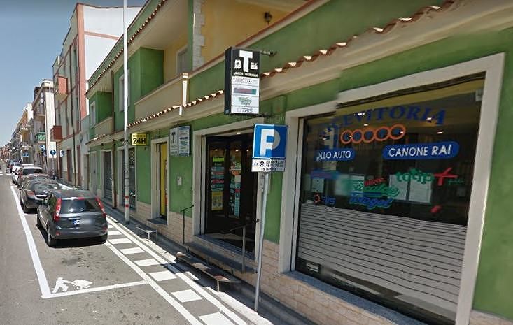 Pirri, ladri armati di pistole svaligiano tabaccheria: il bottino è di 2mila euro