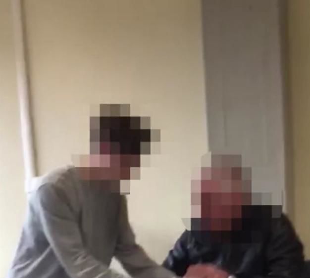 Choc in classe, ragazzino bullizza prof: “Mi metta 6, qui comando io” (VIDEO)