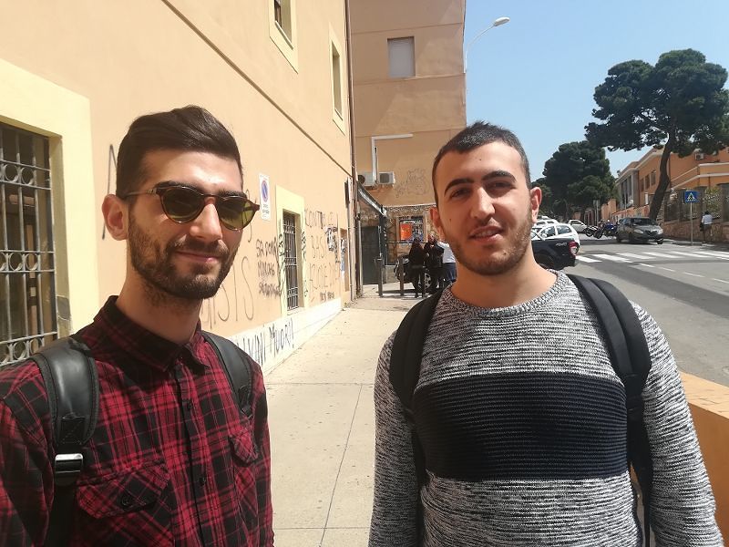 Cagliari, studenti felici per la nuova mensa in viale Sant’Ignazio: “Finiremo di correre”