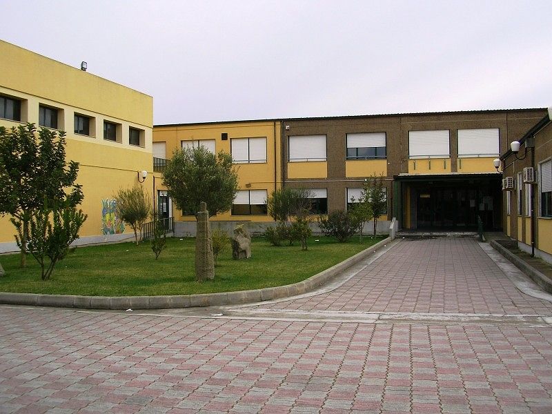 Uta, due cantieri aperti in due mesi: presto anche l’erba nel campo sportivo