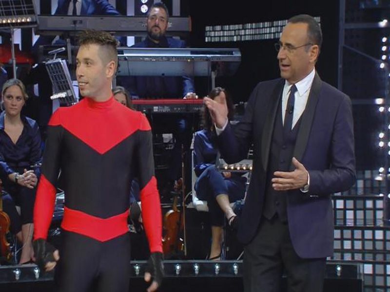 L’”Uomo Ragno” di Cagliari si svela a La Corrida su Rai 1: cinque milioni di applausi