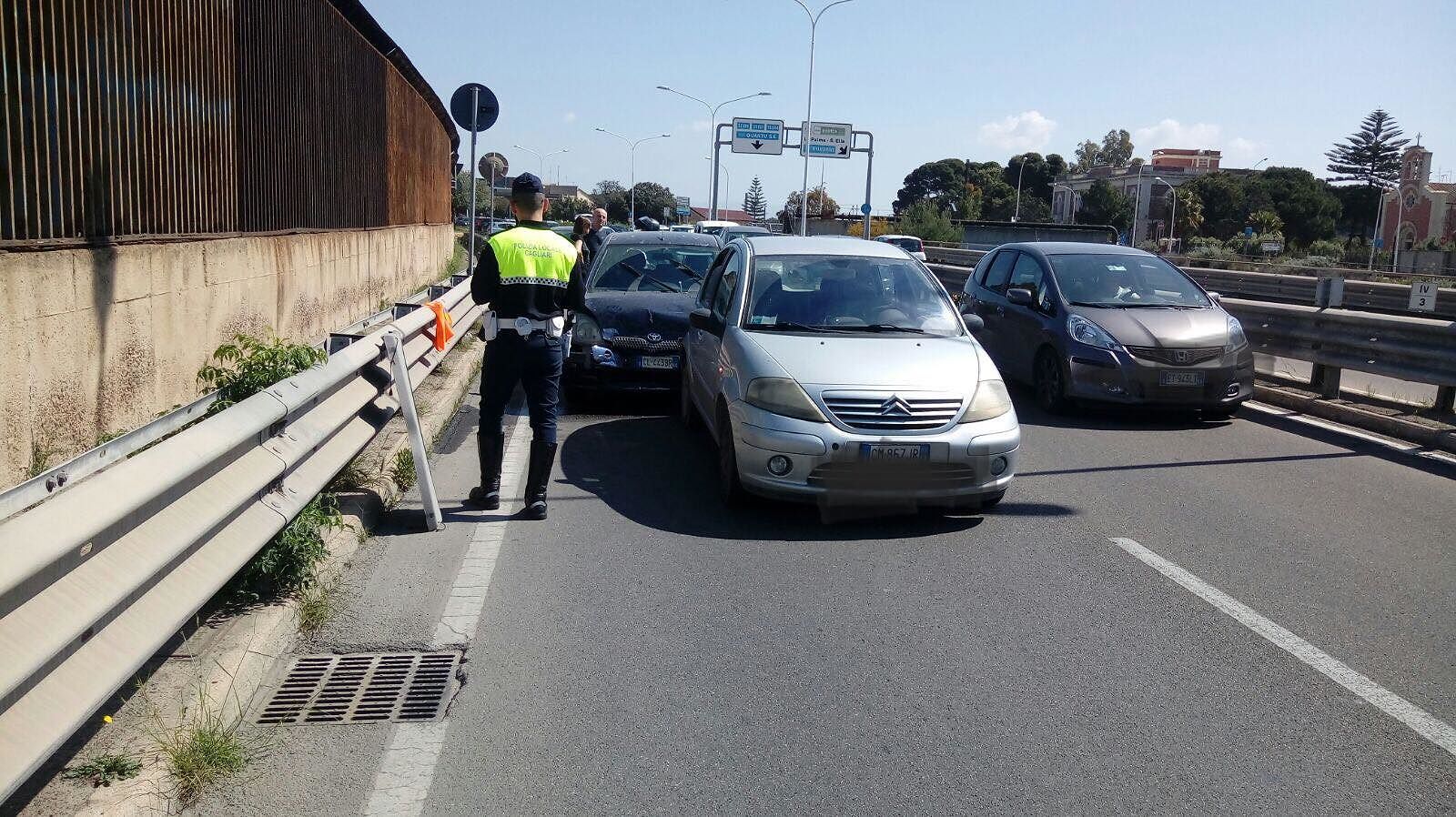 Cagliari, tamponamento sull’asse mediano: tre feriti all’ospedale