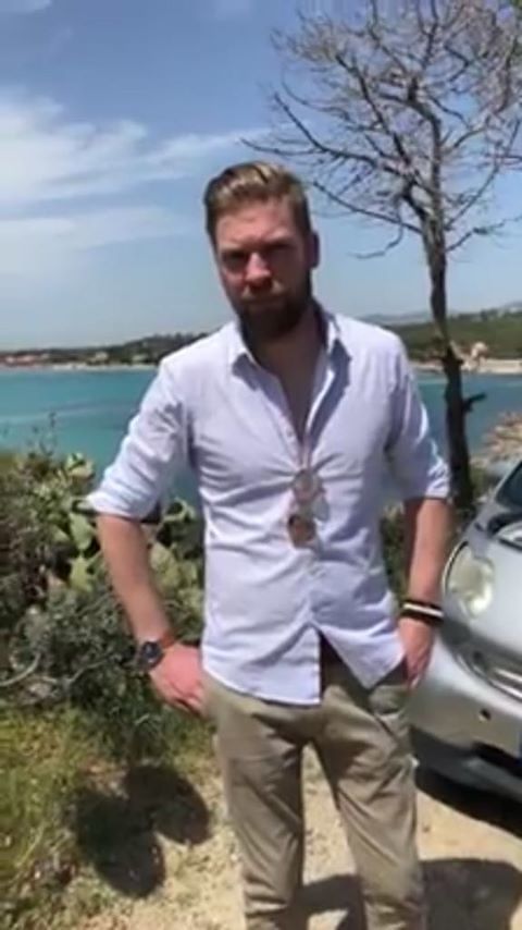 Quartu, prima vacanza in Sardegna da incubo per i turisti francesi: “Macchina svaligiata”