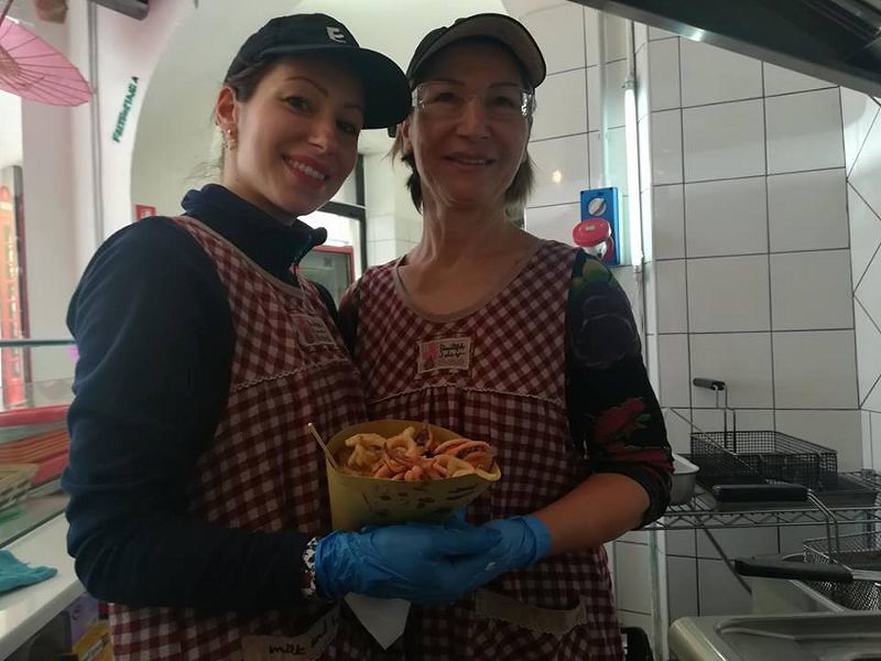 Dieta a base di fritto senza ingrassare: “Olio di arachidi e farina di riso ideali per celiaci”