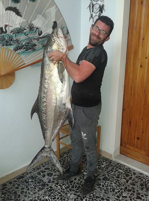 Pesca da record a Cagliari: una leccia di 32 kg alla passeggiata di Su Siccu
