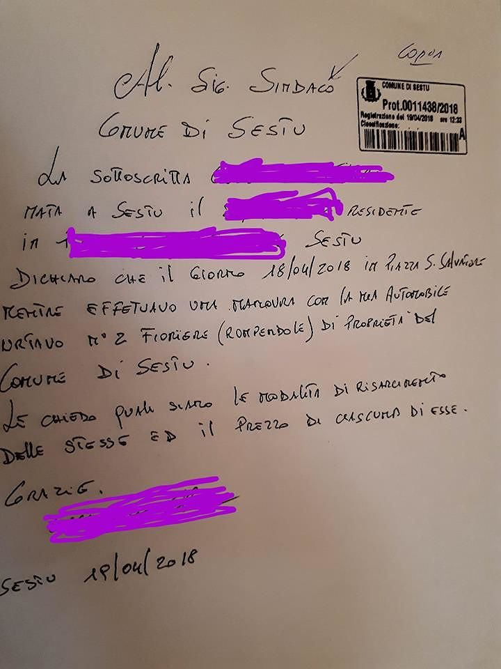 Sestu, rompe due fioriere con l’auto e scrive alla Sindaca: “Sono stata io, vorrei ripagarle”