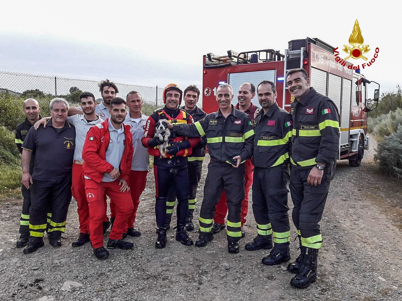 Sardegna, cucciolo cade in un fiume a Serdiana: salvato dai vigili del fuoco