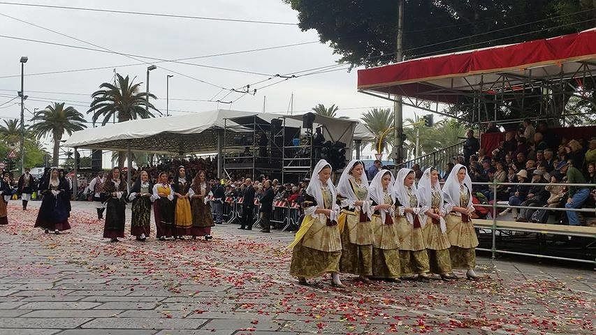 362^ festa di Sant’Efisio: i fedeli, la processione, le tracas (PHOTOGALLERY)