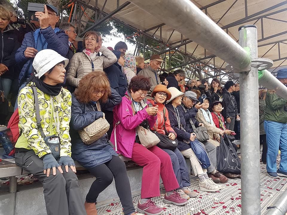 Sant’Efisio a Cagliari, boom di stranieri: in tribuna record di giapponesi