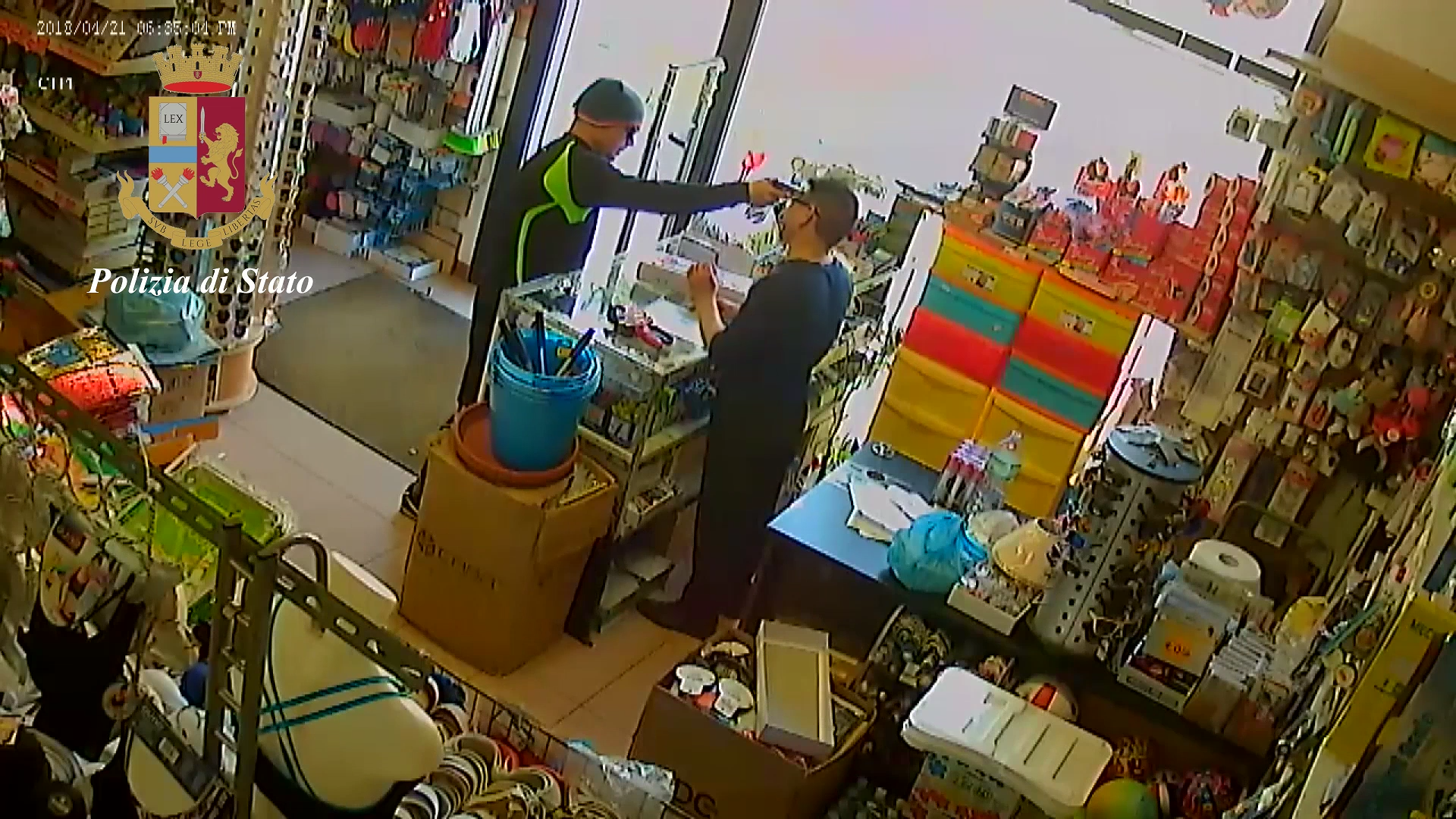 Quartu, tentata rapina nel negozio cinese: bandito incastrato da un’impronta