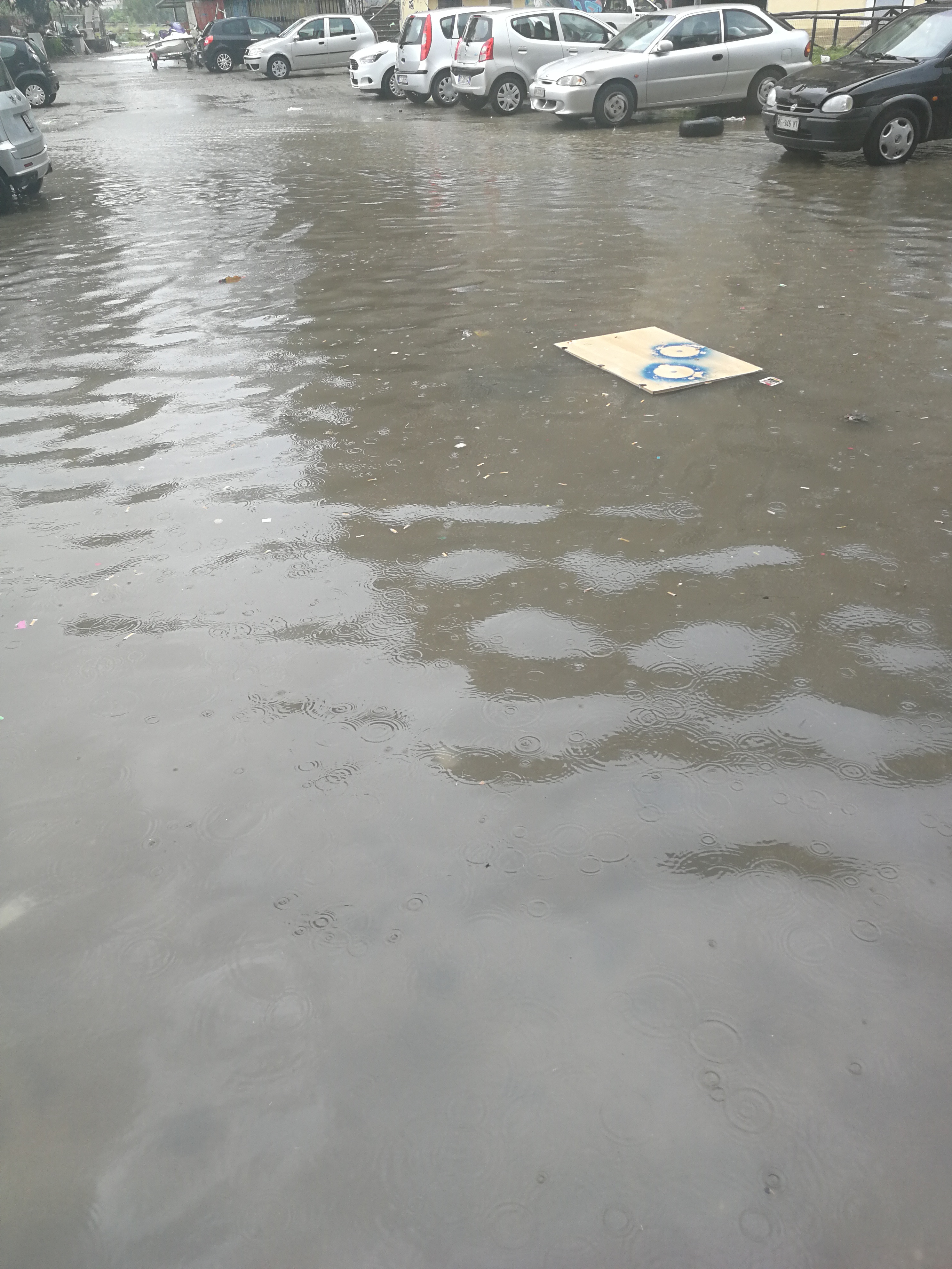 Sant’Elia allagata, abitanti in ostaggio a Cagliari: “Qui le persone non possono uscire”