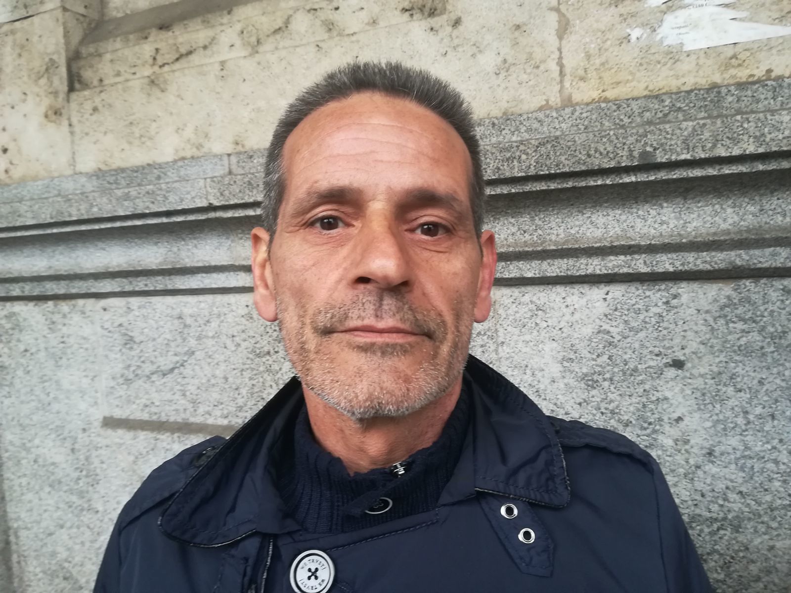 Maurizio di Cagliari, muratore precario a 54 anni: “Le bollette? Le porterò a Zedda”