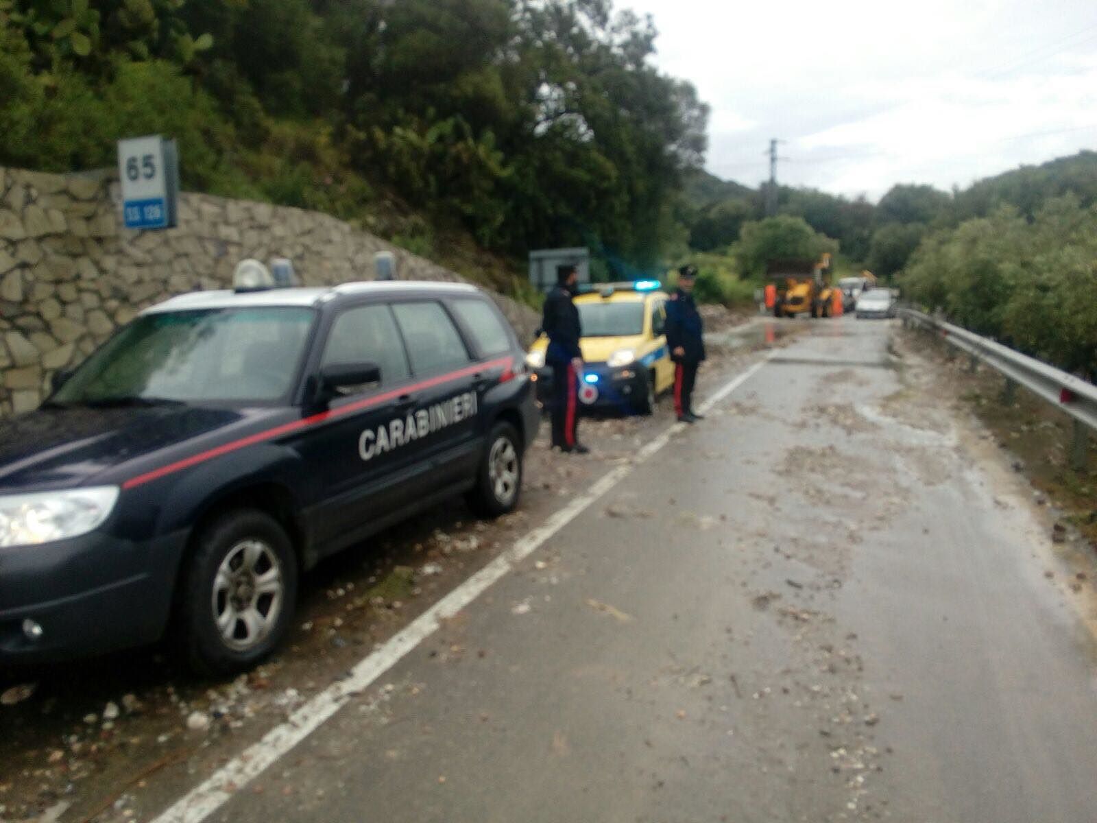 Fluminimaggiore, detriti sulla strada: chiusa per la seconda volta la statale 126