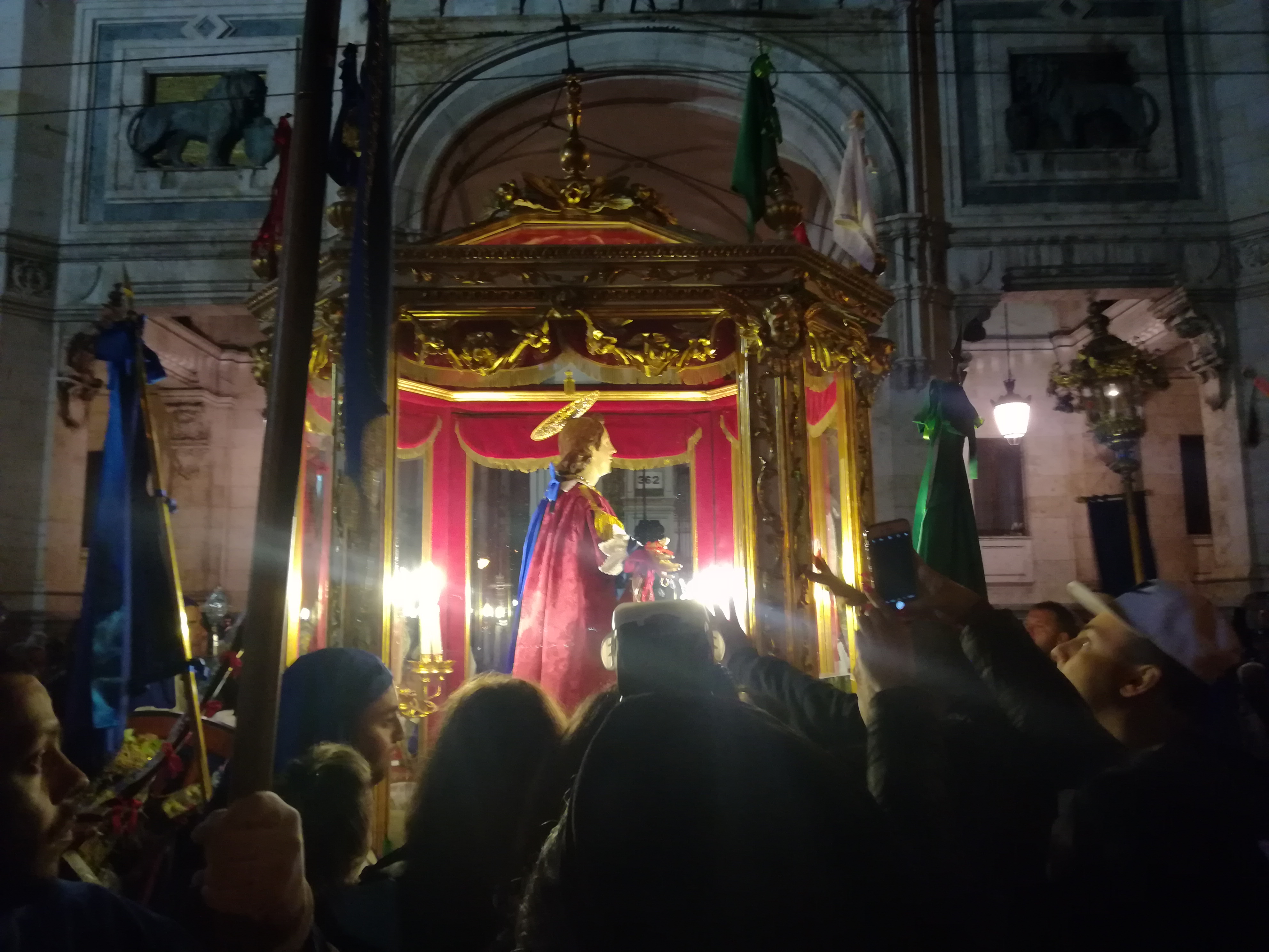 “Bentornato a casa Sant’Efisio!”: Cagliari riabbraccia il suo martire guerriero