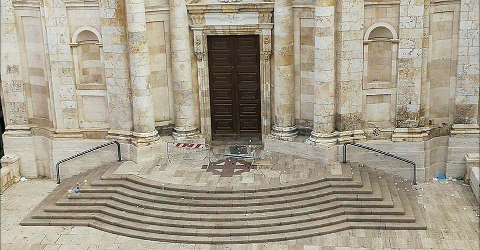 Cagliari, “is caddozzus” della malamovida: Sant’Anna si sveglia tra i rifiuti