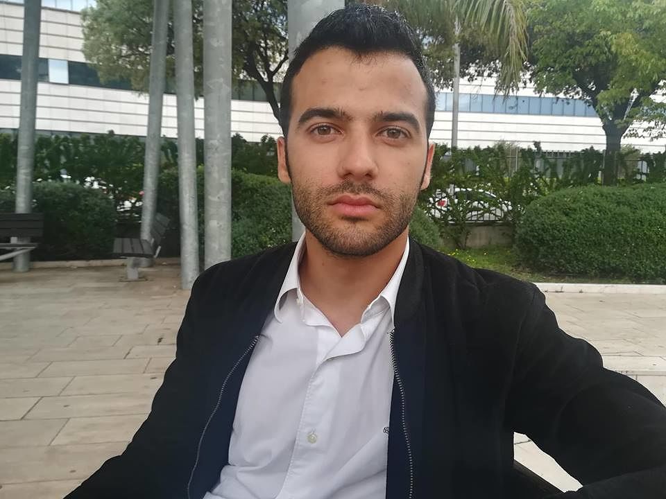 Artisti di strada, esplode la polemica a Cagliari: “Il Comune ci imbavaglia e tollera gli abusivi”