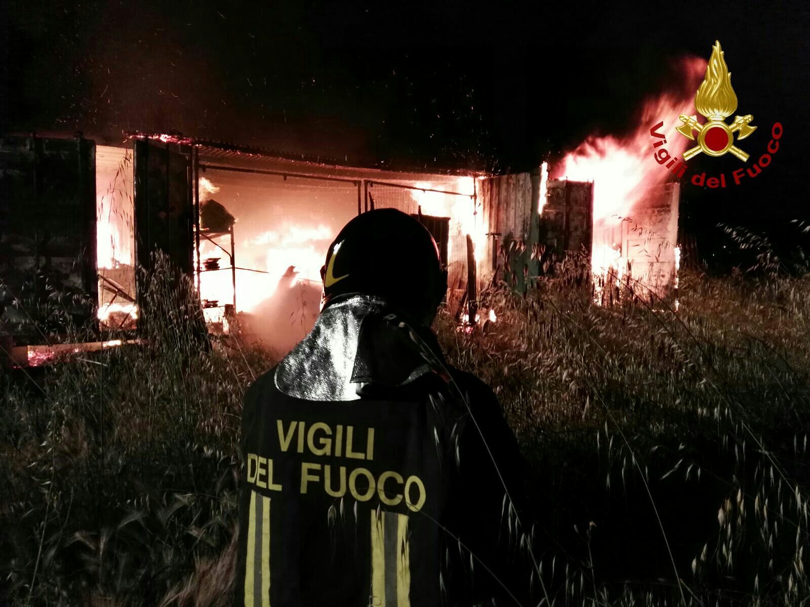 Due depositi in fiamme a Capoterra: un atto intimidatorio?