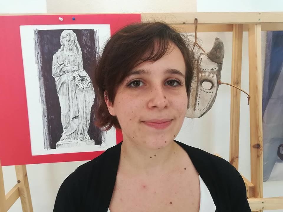 Martina Dessalvi: “A Cagliari spaccano pure le statue dei Giardini pubblici, scappo all’estero”