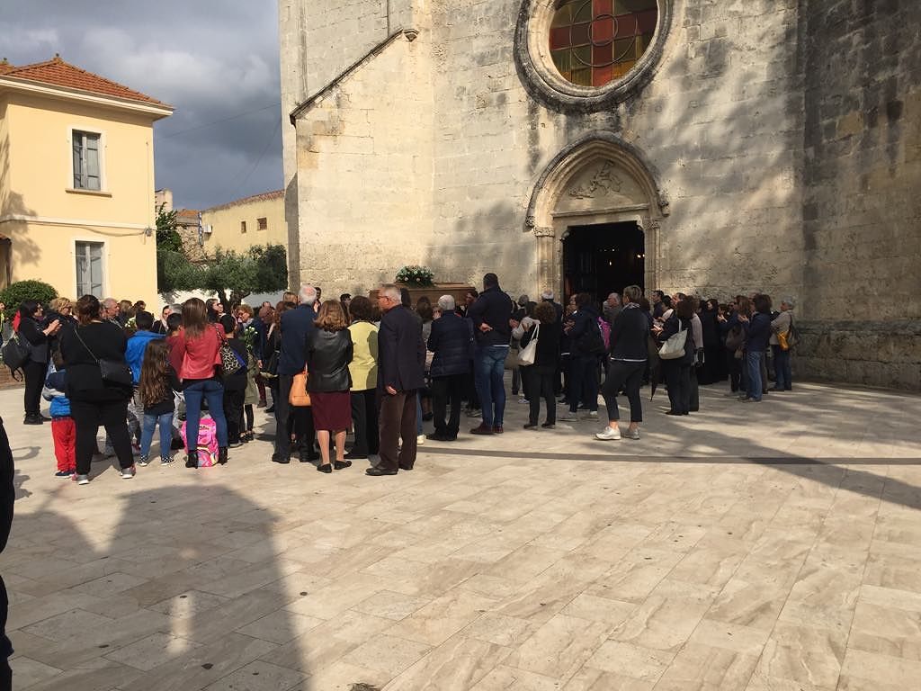 Sestu, lo sgomento dopo la morte di Agnese: “Una vita per i bambini degli altri”