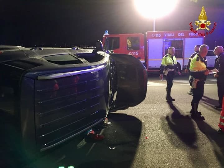Cagliari, brutto incidente al Poetto: 3 auto coinvolte, ci sono feriti