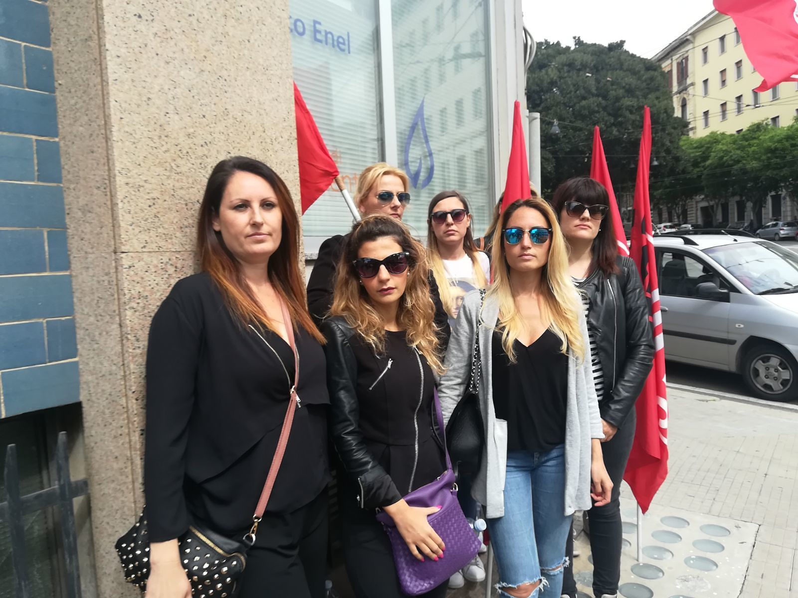 Cagliari, dramma per 30 operatrici call center: “Licenziate e a casa senza liquidazione”