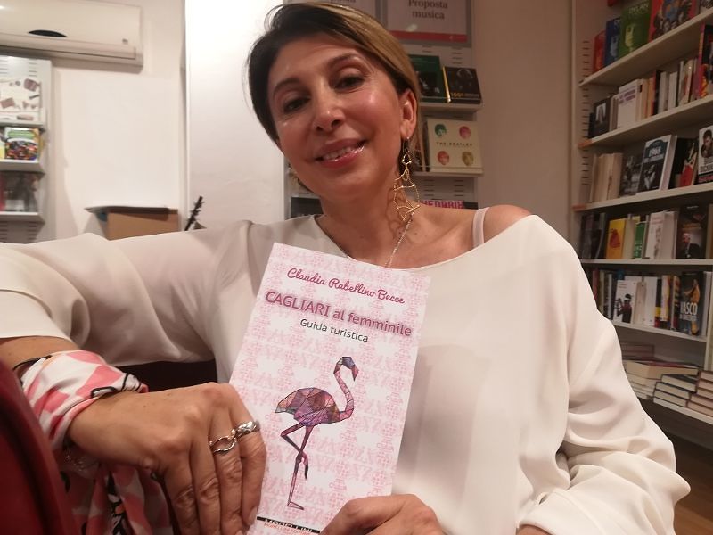 Cagliari, prima guida turistica per donne: “Shopping a Villanova e tramonto al Poetto”