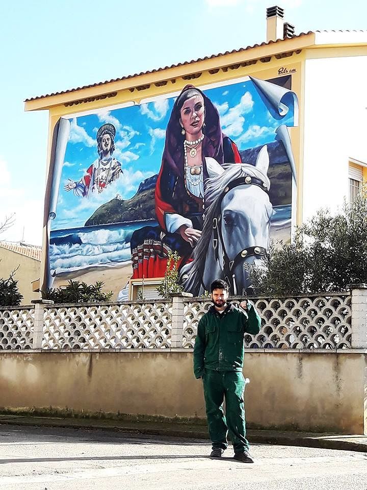 Assemini, un murale pagato con 365 pizze: la sfida (vinta) di Davide Pils