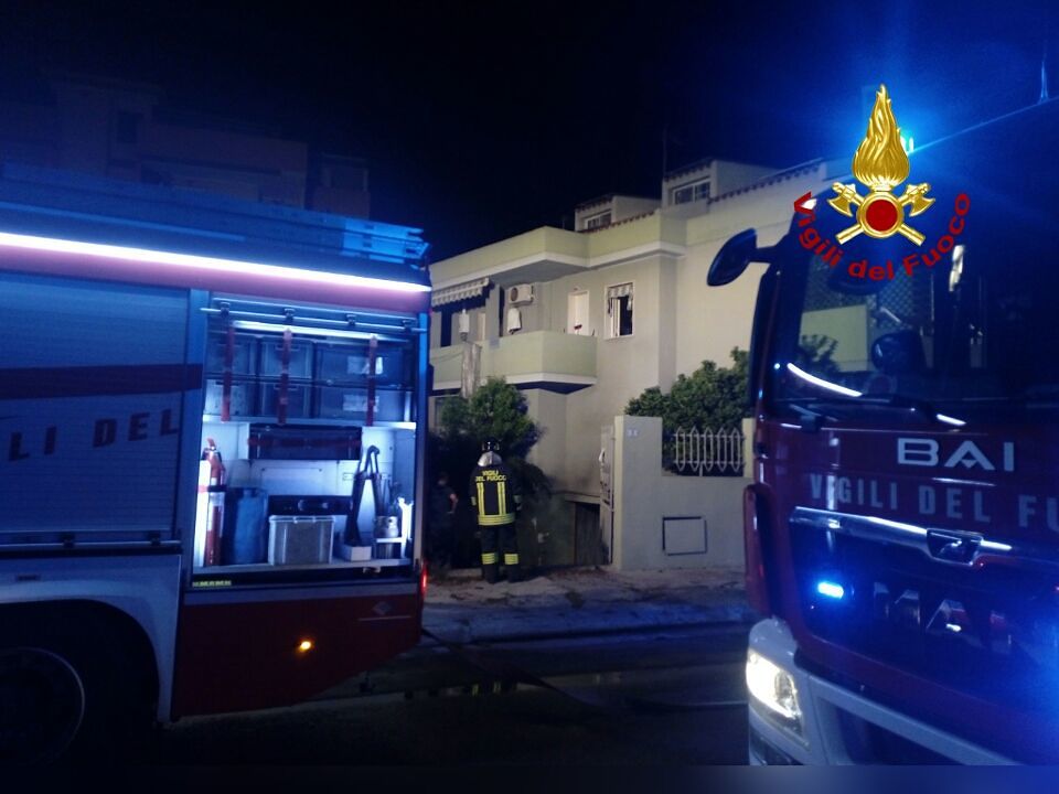 Paura nella notte a Quartu, fiamme in uno scantinato: si indaga sulle cause