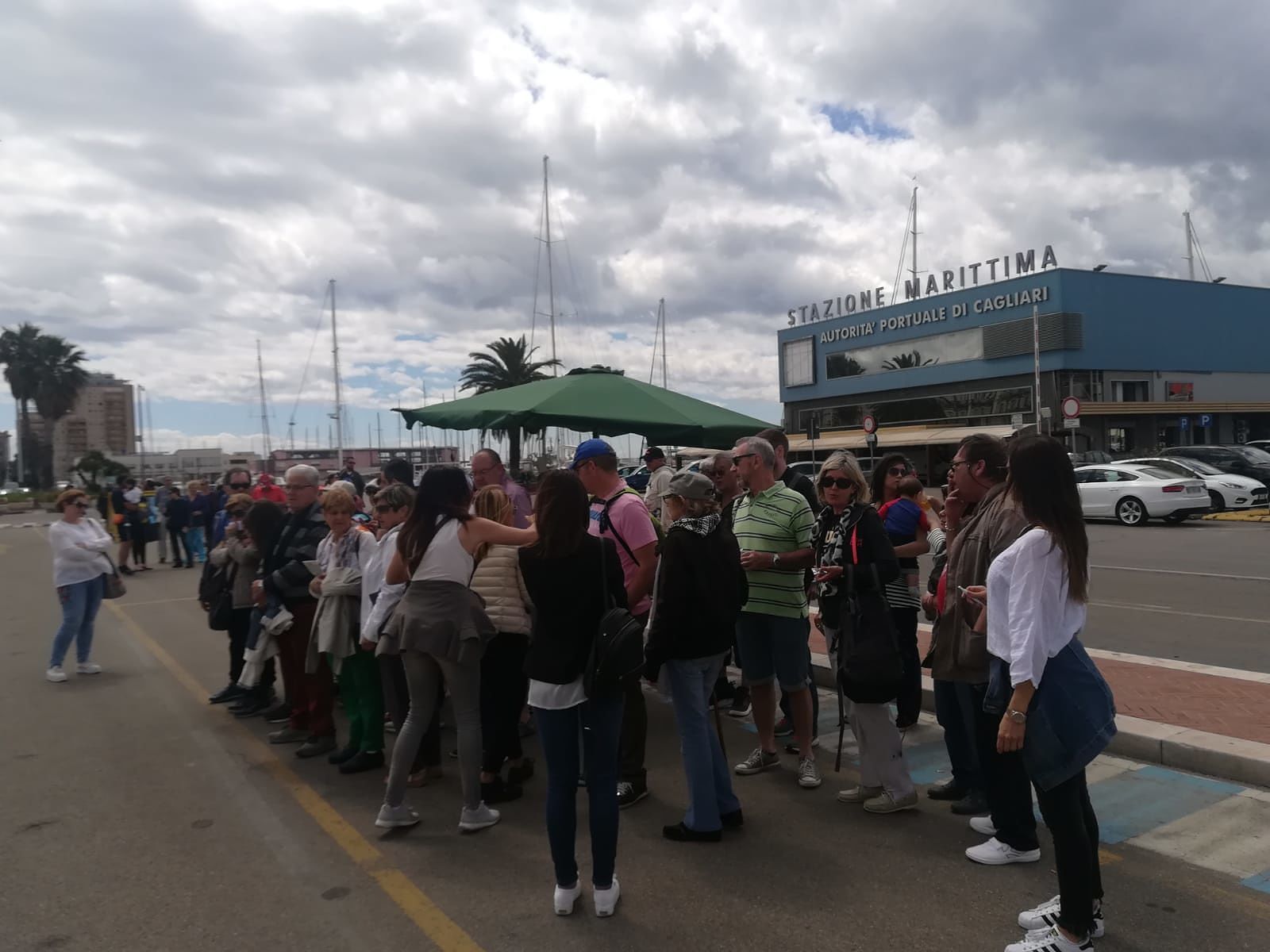 Cagliari, allarme sicurezza: al porto vietato dare depliant e cartine ai turisti