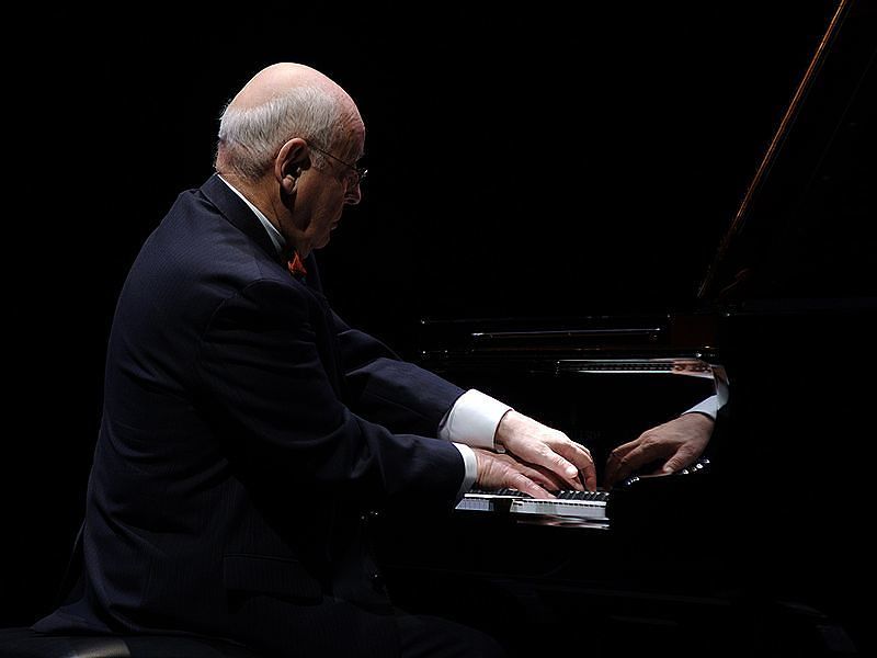 Il grande pianista Dominique Merlet in questi giorni a Cagliari per una masterclass al Conservatorio