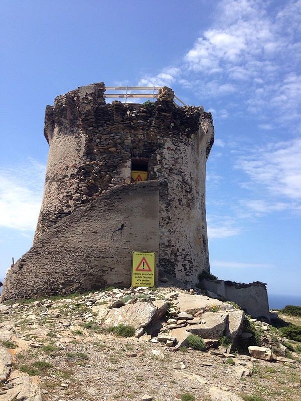 Stintino, al via i lavori per il recupero della torre di Capo Falcone
