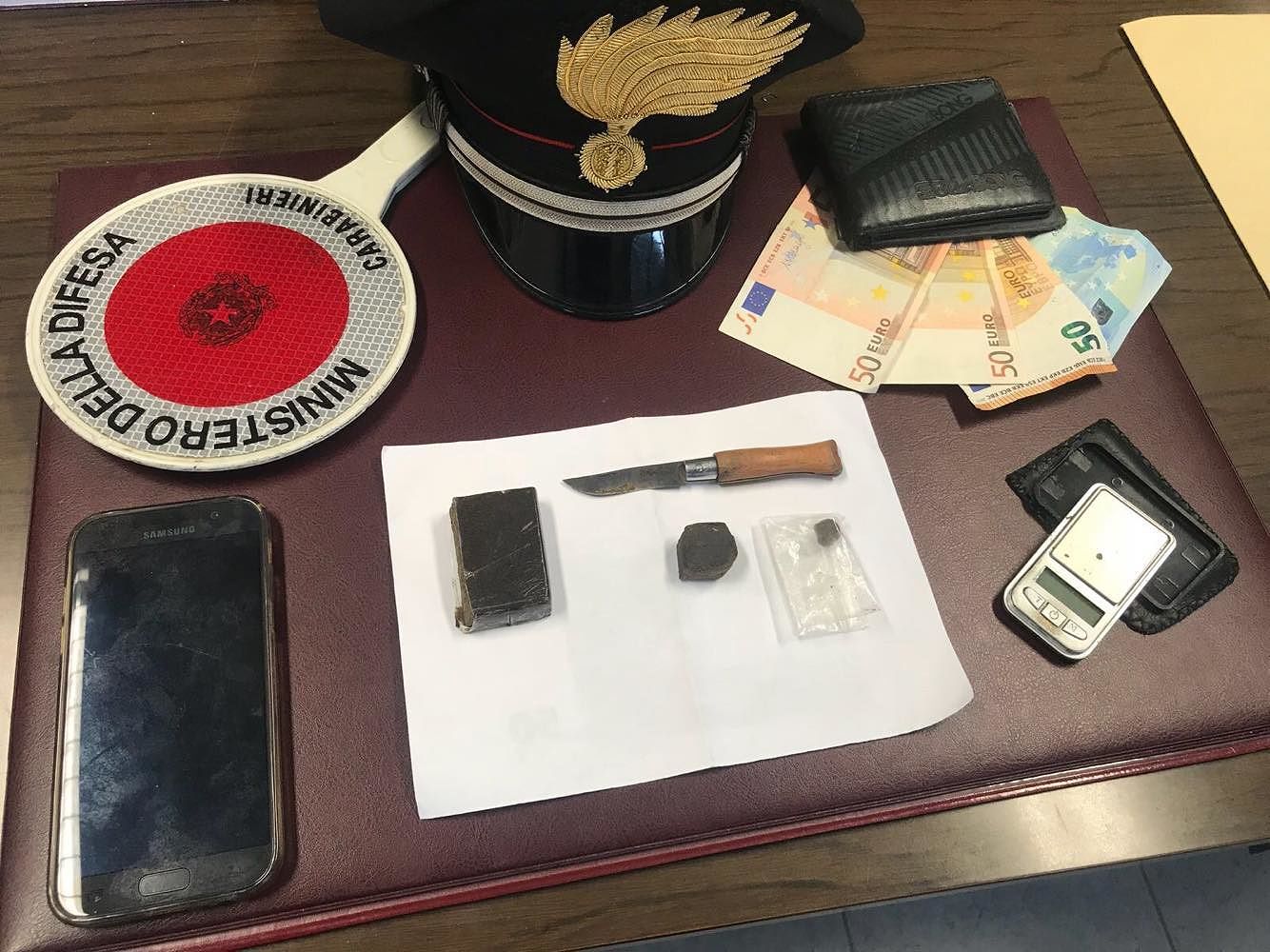 Iglesias, spaccio ed estorsione: in manette un operaio di 29 anni