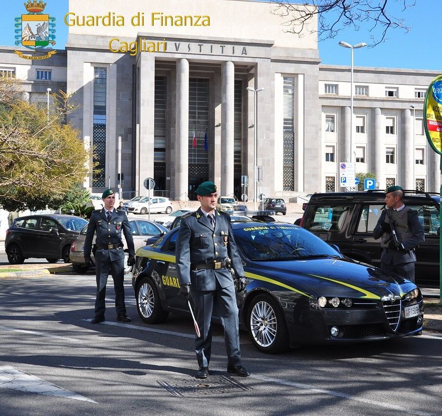 Trasportava con un elicottero cocaina in Sardegna: in manette corriere emiliano